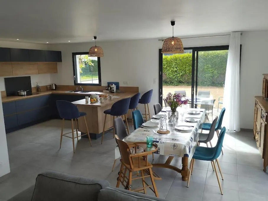 Maison Familiale, Confortable, Au Coeur Du Village Taule 0*,