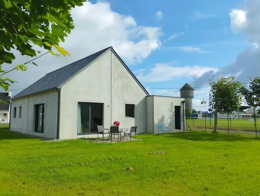 Maison Familiale, Confortable, Au Coeur Du Village Taule 0*,  France